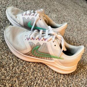 Nike White and Mint Green Shoes